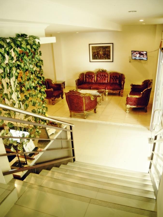 Leos Hotel Tomohon المظهر الخارجي الصورة